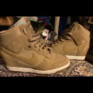 Nike Dunk Sky Essential - Ladies 7.5